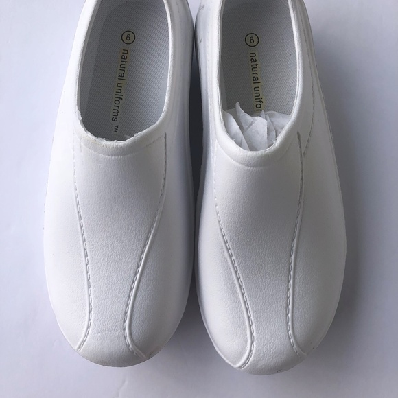 Clogs - Picture 2 of 3